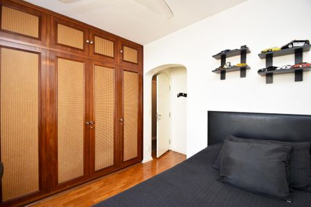Apartamento à venda com 196m², 3 quartos e 3 vagassuite 2