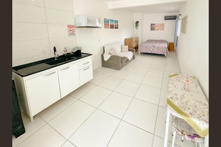 Studio para alugar com 17m², 1 quarto e sem vagaSala/Cozinha