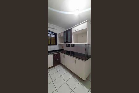 Casa à venda com 153m², 3 quartos e 4 vagas