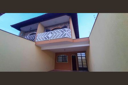 Casa à venda com 153m², 3 quartos e 4 vagas Casa à venda com 153m², 3 quartos e 4 vagasGaragem