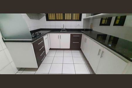 Casa à venda com 153m², 3 quartos e 4 vagas