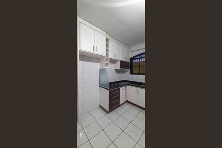 Casa à venda com 153m², 3 quartos e 4 vagas Casa à venda com 153m², 3 quartos e 4 vagasCozinha