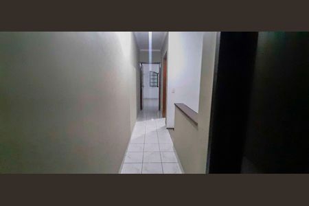 Casa à venda com 153m², 3 quartos e 4 vagas Casa à venda com 153m², 3 quartos e 4 vagasCorredor