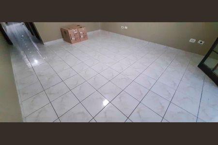 Casa à venda com 153m², 3 quartos e 4 vagas