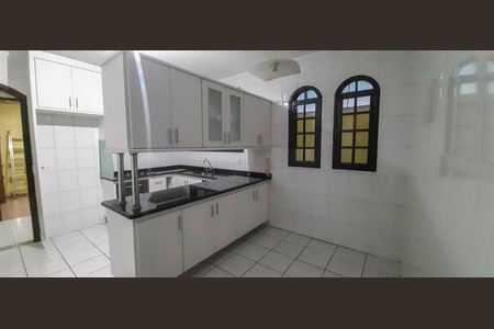 Casa à venda com 153m², 3 quartos e 4 vagas Casa à venda com 153m², 3 quartos e 4 vagasSala de Jantar