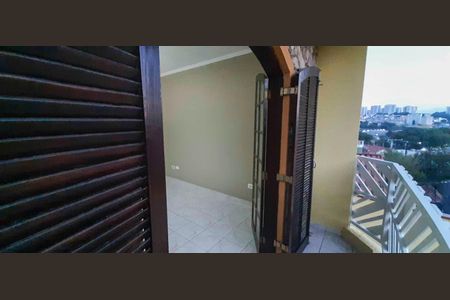 Casa à venda com 153m², 3 quartos e 4 vagas