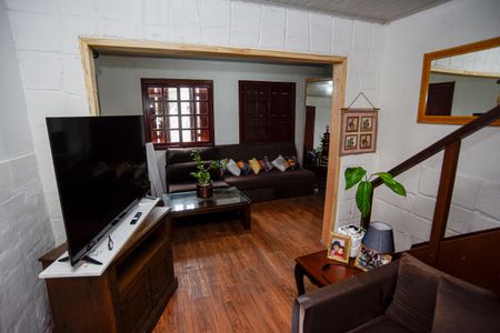 Casa para alugar com 55m², 2 quartos e 2 vagasSala