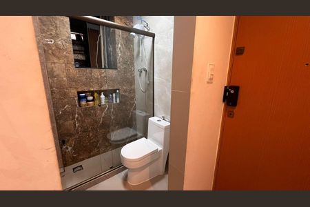 Banheiro de apartamento à venda com 1 quarto, 45m² em Copacabana, Rio de Janeiro