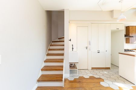 Apartamento para alugar com 55m², 1 quarto e 1 vagaEscada