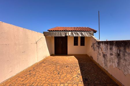 Casa à venda com 245m², 4 quartos e 3 vagasSacada de Serviço 