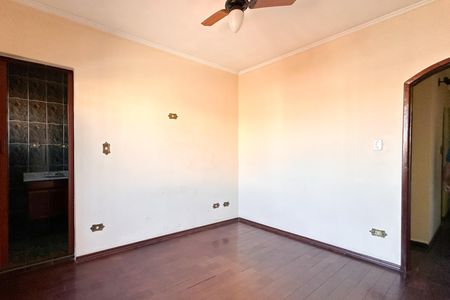 Casa à venda com 245m², 4 quartos e 3 vagasSuíte 2