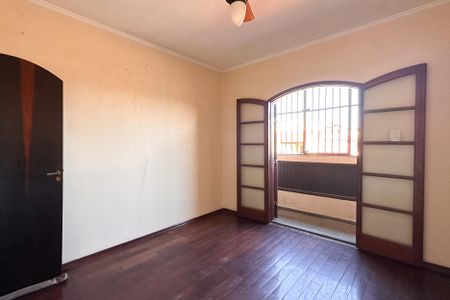 Casa à venda com 245m², 4 quartos e 3 vagasSuíte 2