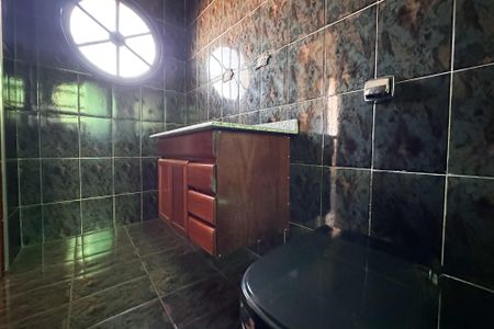 Casa à venda com 245m², 4 quartos e 3 vagasBanheiro da Suíte 2