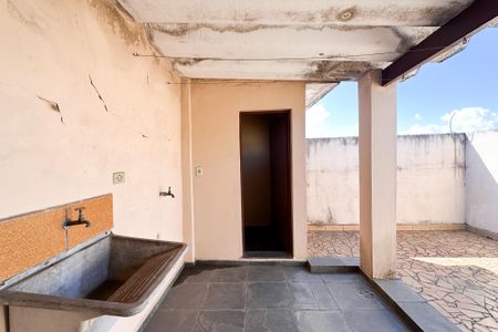 Casa à venda com 245m², 4 quartos e 3 vagasÁrea de Serviço 2