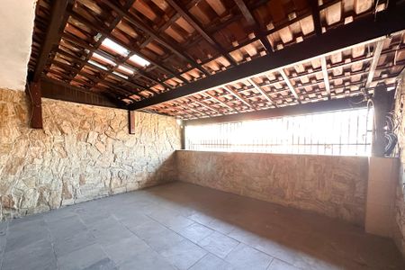 Casa à venda com 245m², 4 quartos e 3 vagasSacada