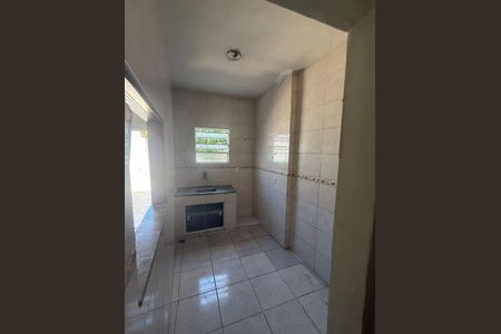Cozinha de casa de condomínio para alugar com 2 quartos, 160m² em Anchieta, Nilópolis