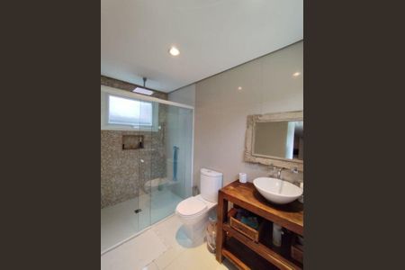 Casa para alugar com 326m², 3 quartos e 2 vagasBanheiro 1