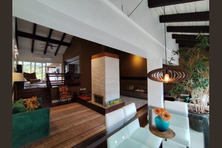 Sala de casa para alugar com 3 quartos, 326m² em Cavalhada, Porto Alegre