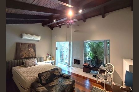 Casa para alugar com 326m², 3 quartos e 2 vagasQuarto 1