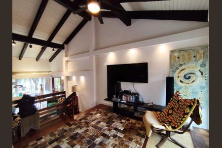 Casa para alugar com 326m², 3 quartos e 2 vagasSala