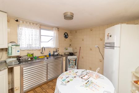 Casa para alugar com 256m², 3 quartos e 1 vagaCozinha