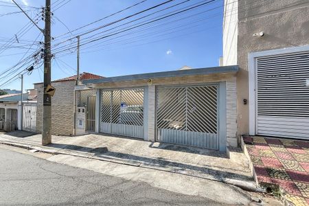 Casa à venda com 91m², 2 quartos e 2 vagasFachada + plaquinha 