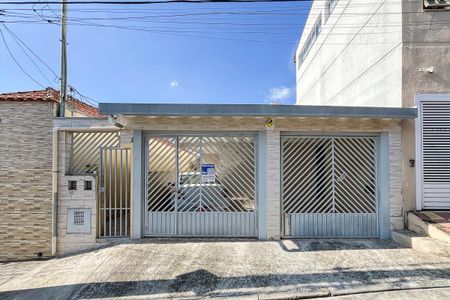 Casa à venda com 91m², 2 quartos e 2 vagasFachada + plaquinha 