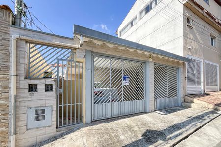 Casa à venda com 91m², 2 quartos e 2 vagasFachada + plaquinha 