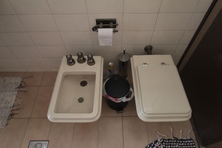 Casa à venda com 497m², 5 quartos e 4 vagasBanheiro Social