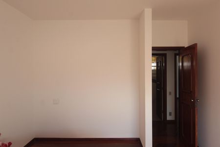 Casa à venda com 497m², 5 quartos e 4 vagasQuarto 2