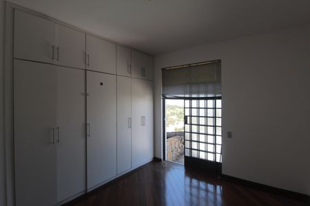 Casa à venda com 497m², 5 quartos e 4 vagasSuite 2