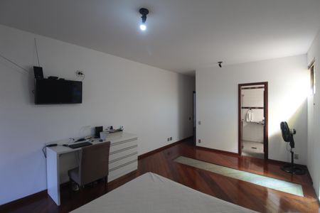 Casa à venda com 497m², 5 quartos e 4 vagasSuite 1