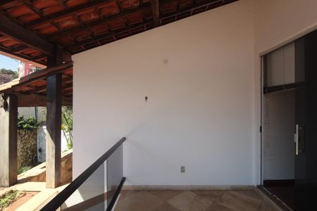 Casa à venda com 497m², 5 quartos e 4 vagasVaranda da Suite 1