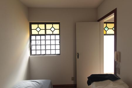 Casa à venda com 497m², 5 quartos e 4 vagasQuarto de Serviço