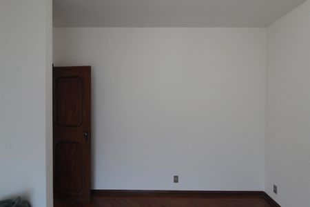 Casa à venda com 497m², 5 quartos e 4 vagasQuarto 1