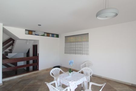 Casa à venda com 497m², 5 quartos e 4 vagasSala 5