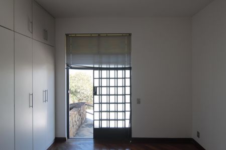 Casa à venda com 497m², 5 quartos e 4 vagasSuite 2