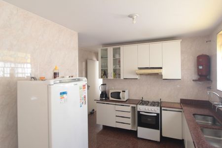 Casa à venda com 497m², 5 quartos e 4 vagasCozinha
