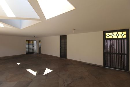 Casa à venda com 497m², 5 quartos e 4 vagasGaragem