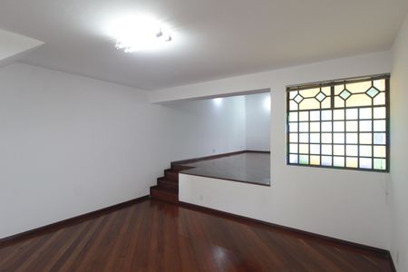 Casa à venda com 497m², 5 quartos e 4 vagasSala 2