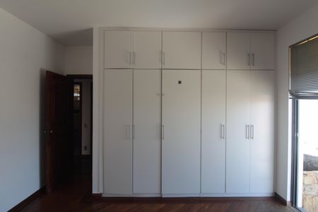 Casa à venda com 497m², 5 quartos e 4 vagasSuite 2