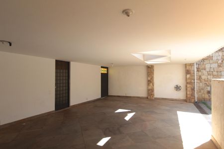 Casa à venda com 497m², 5 quartos e 4 vagasGaragem