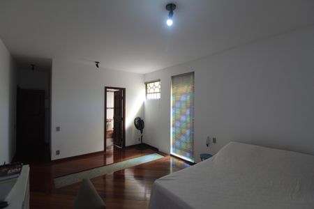 Casa à venda com 497m², 5 quartos e 4 vagasSuite 1