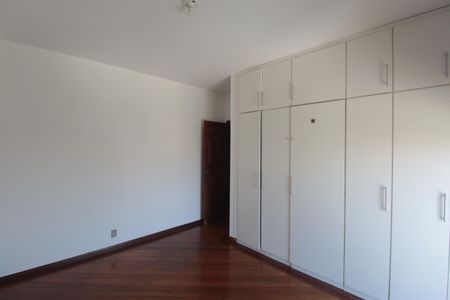 Casa à venda com 497m², 5 quartos e 4 vagasSuite 2