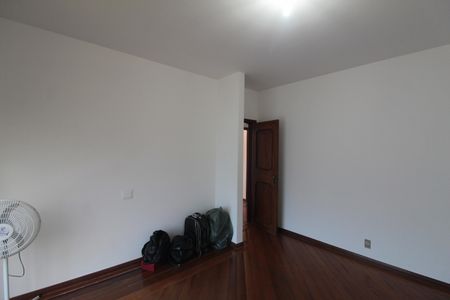 Casa à venda com 497m², 5 quartos e 4 vagasQuarto 1