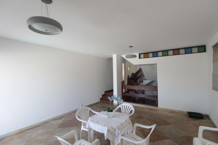 Casa à venda com 497m², 5 quartos e 4 vagasSala 5