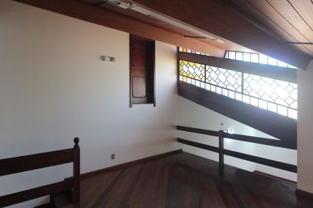 Casa à venda com 497m², 5 quartos e 4 vagasSala 3