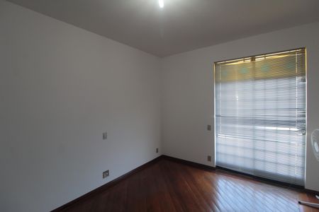 Casa à venda com 497m², 5 quartos e 4 vagasQuarto 1