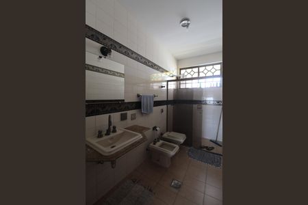 Casa à venda com 497m², 5 quartos e 4 vagasBanheiro Social