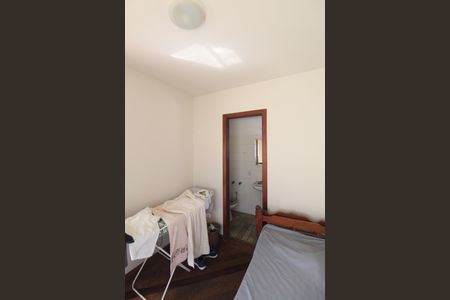 Casa à venda com 497m², 5 quartos e 4 vagasQuarto de Serviço